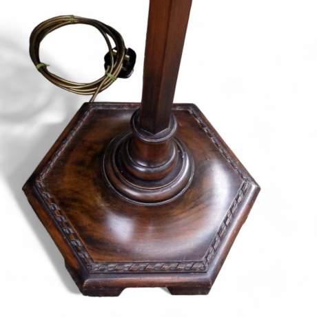 Fine Quality Early 20th Century Antique Walnut Standard Lamp image-2