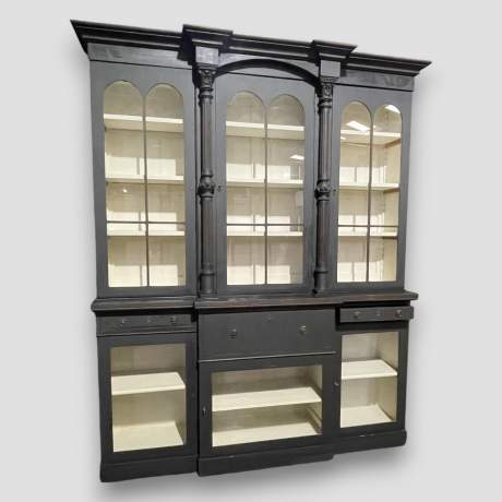 Late 18th Century French Painted Glazed Bookcase image-2