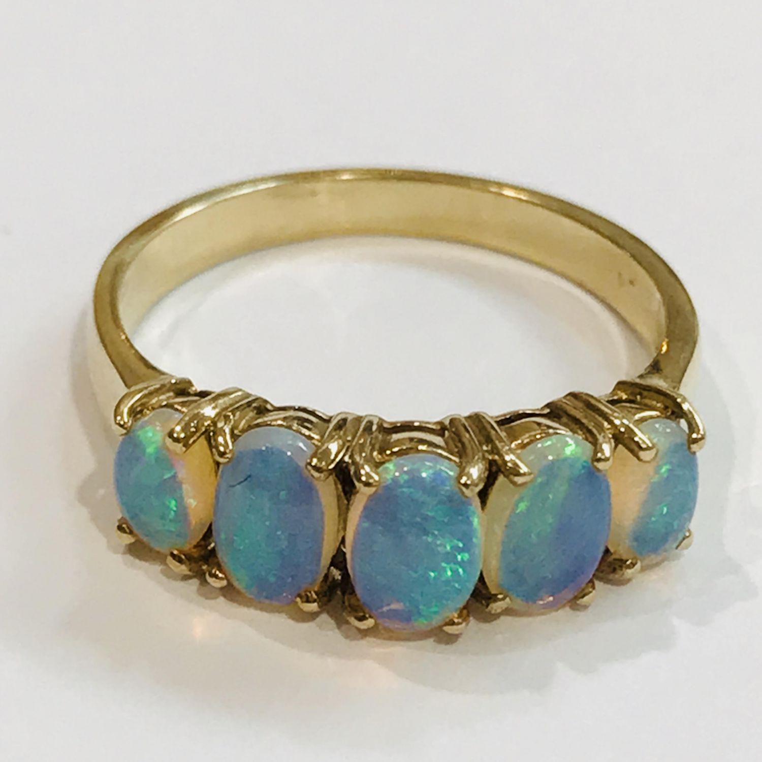 Vintage 9ct Gold Opal Ring - Jewellery & Gold - Hemswell Antique Centres