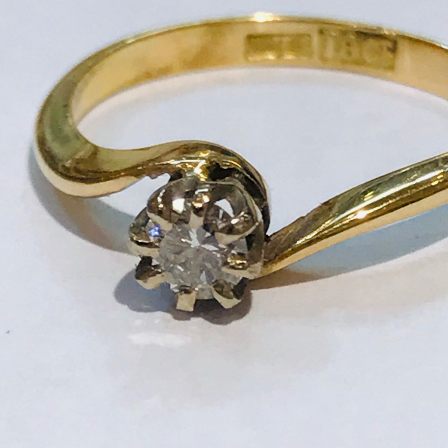 Vintage 18ct Diamond Cross Over Gold Ring - Jewellery & Gold - Hemswell ...