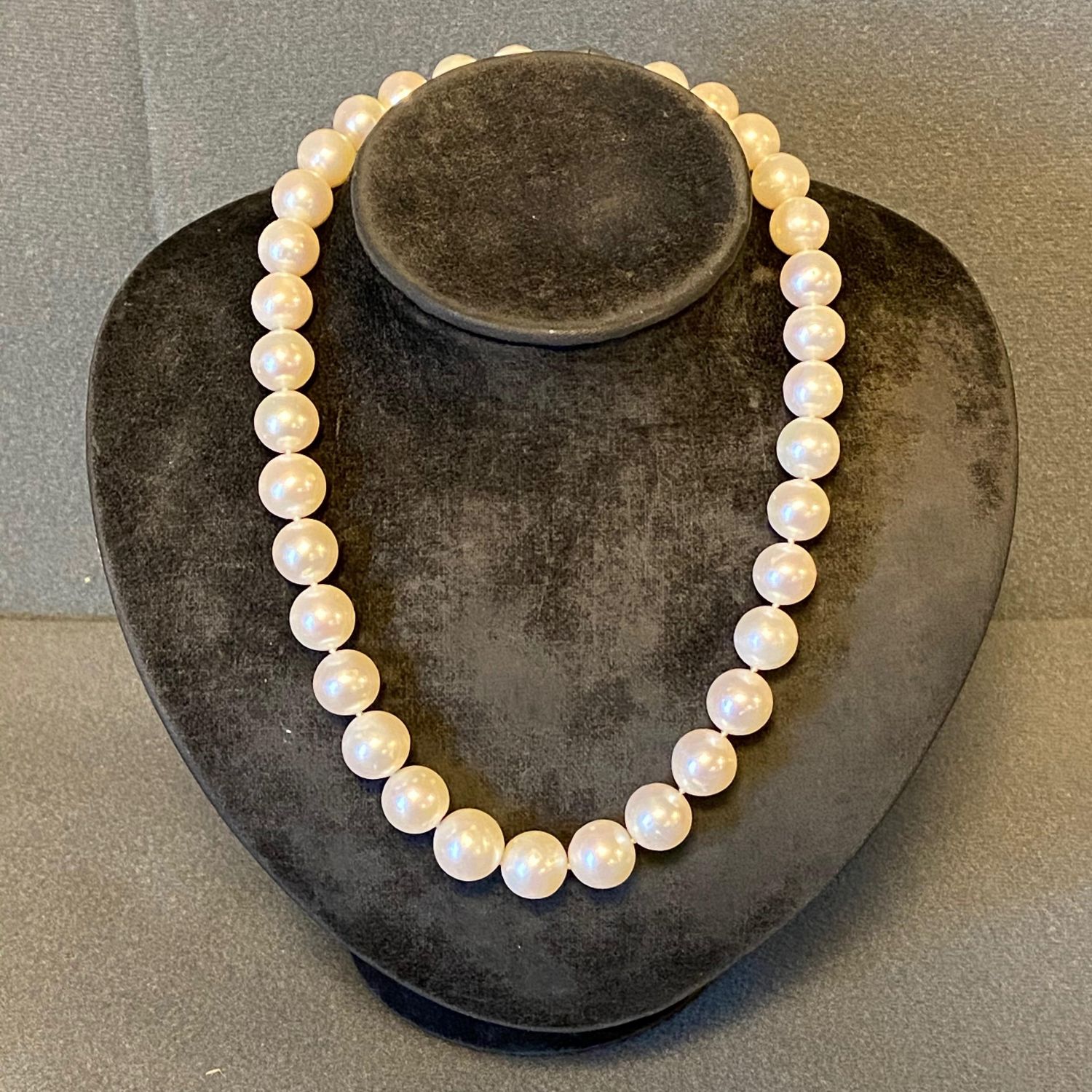 freshwater cultured pearl necklace