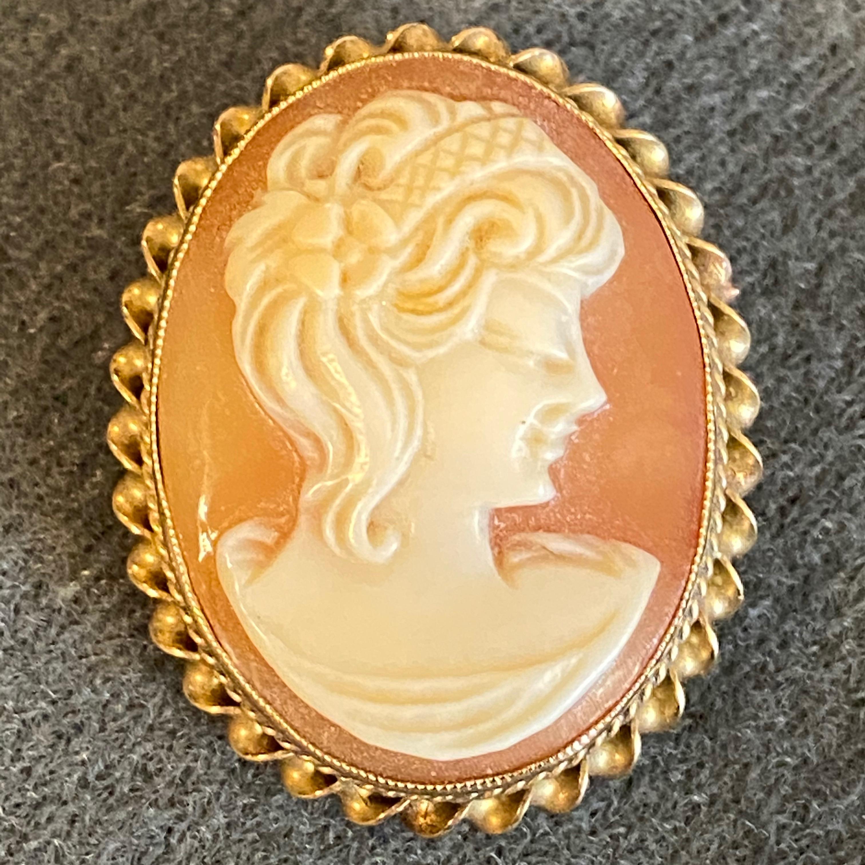 9ct Gold Cameo Brooch - Antiques Posted for £15 - Hemswell Antique Centres