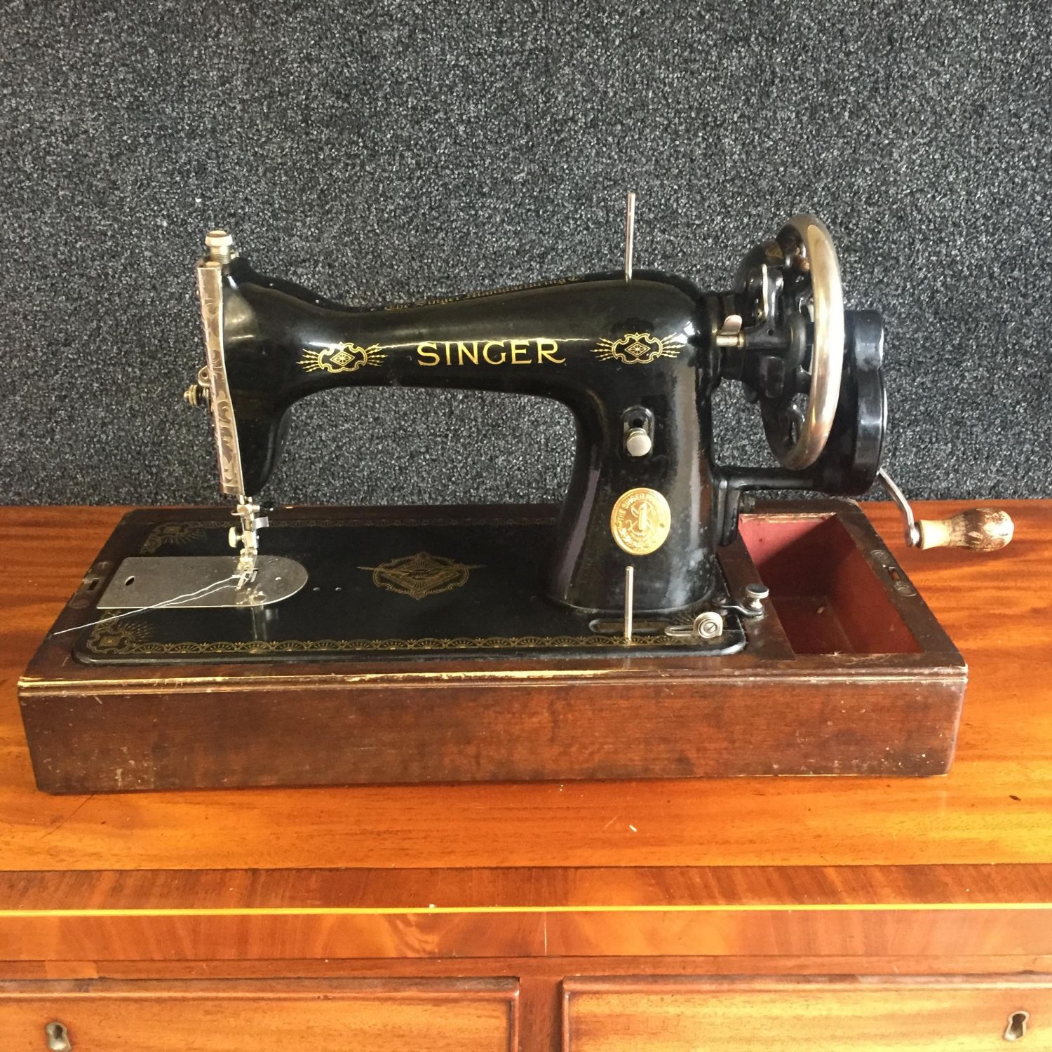 1930's singer sewing machine