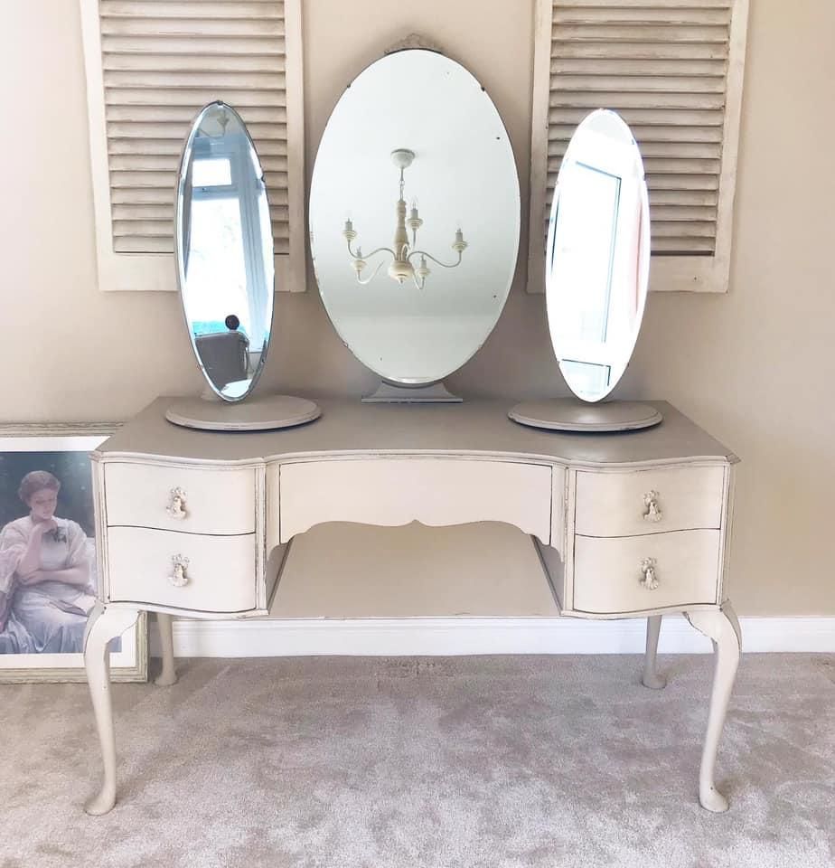 French Style Antique Dressing Table With Triple Swivel Mirrors