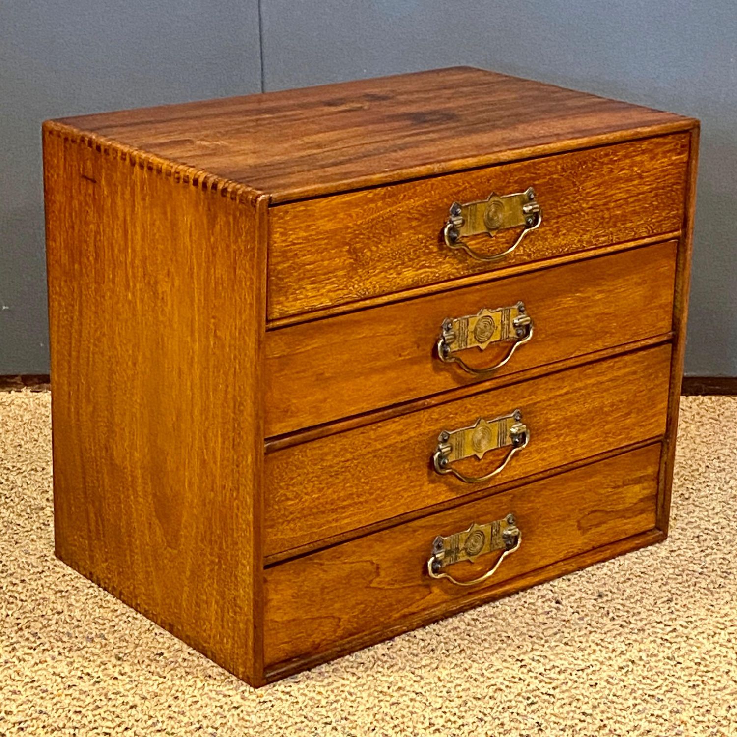Edwardian 4 Drawer Collectors Antique Chest of Drawers