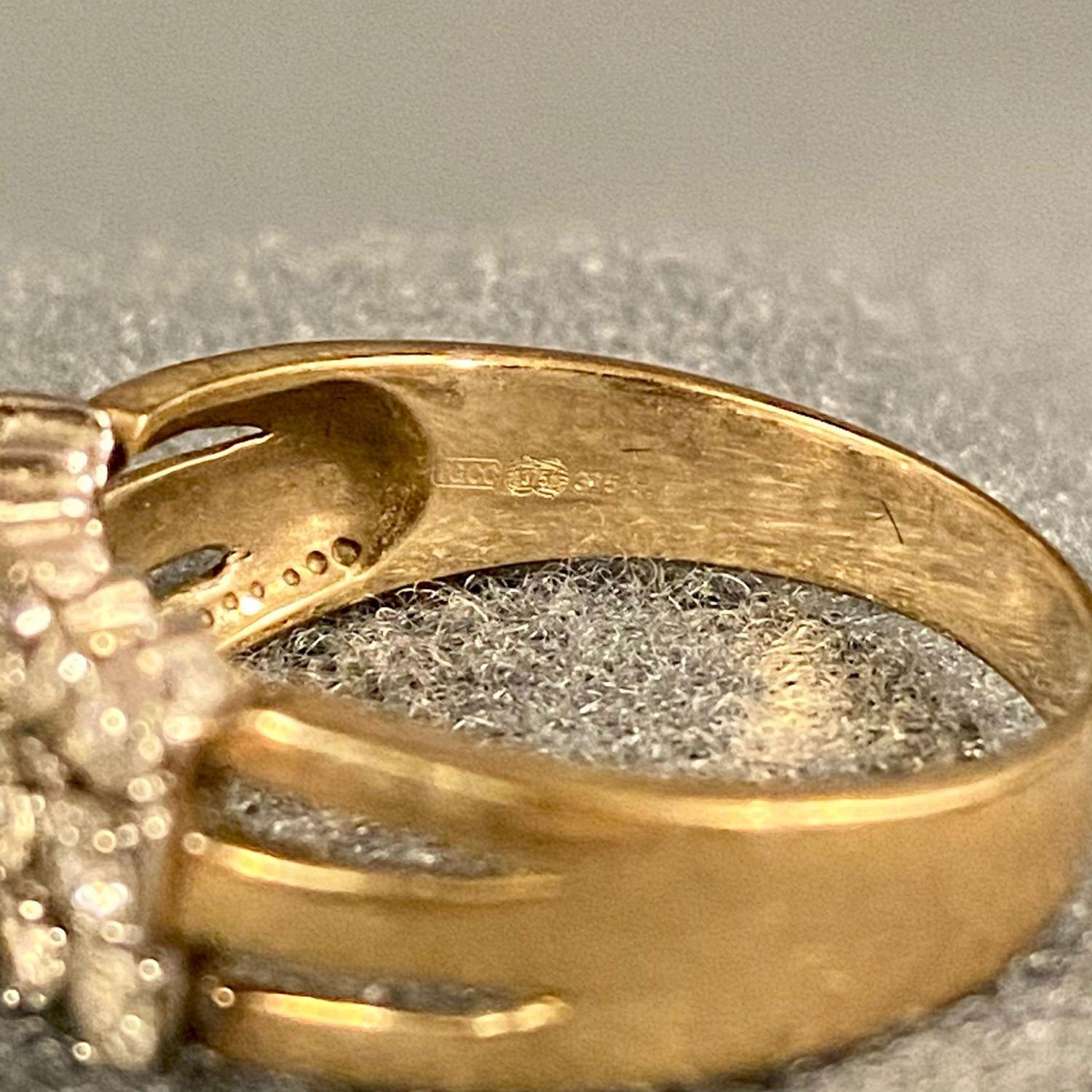 Antique 9ct Gold Ring With Diamonds - Jewellery & Gold - Hemswell ...