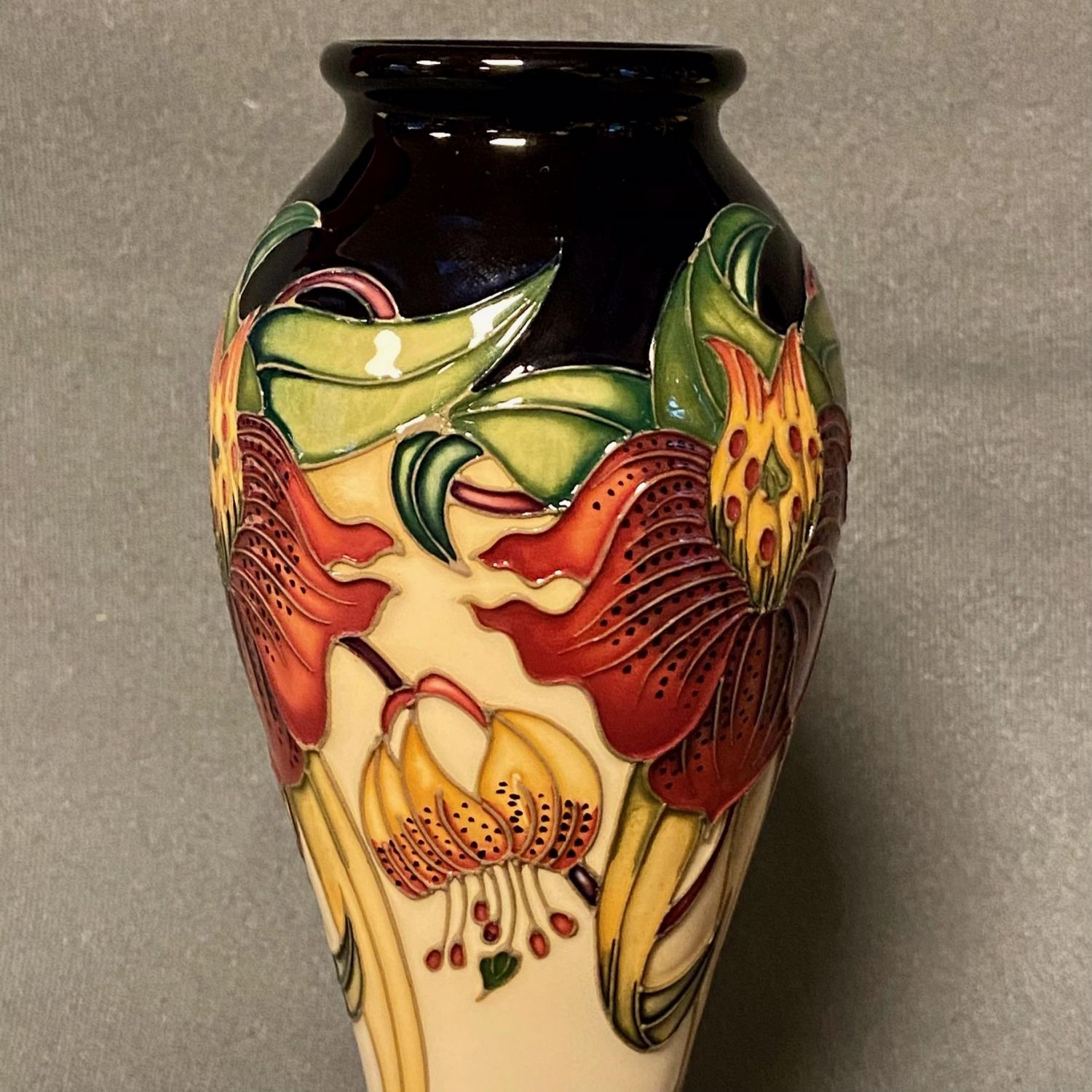 Moorcroft Anna Lily - Ceramics - Hemswell Antique Centres