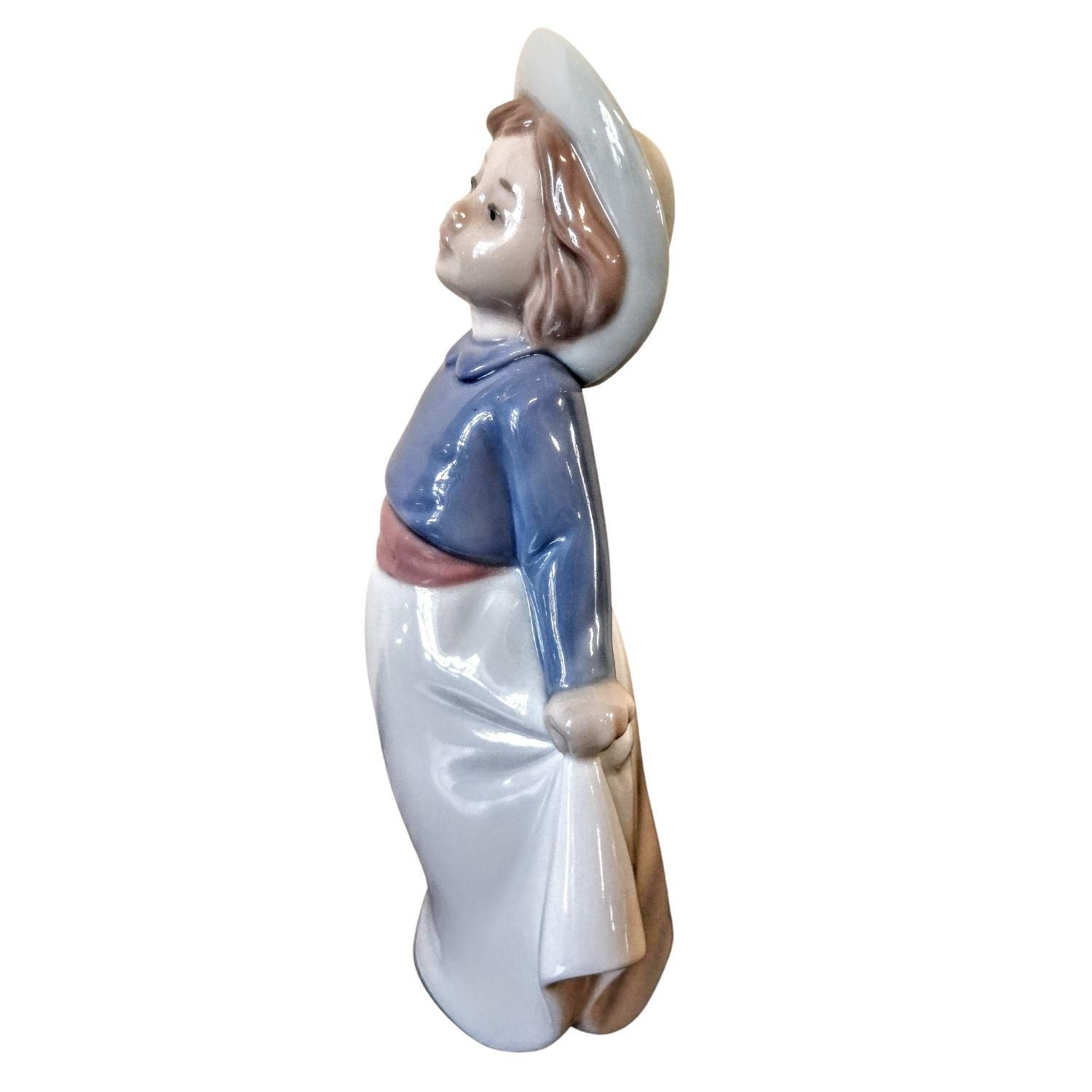 Lladro Nao figurine of a girl - Ceramics - Hemswell Antique Centres
