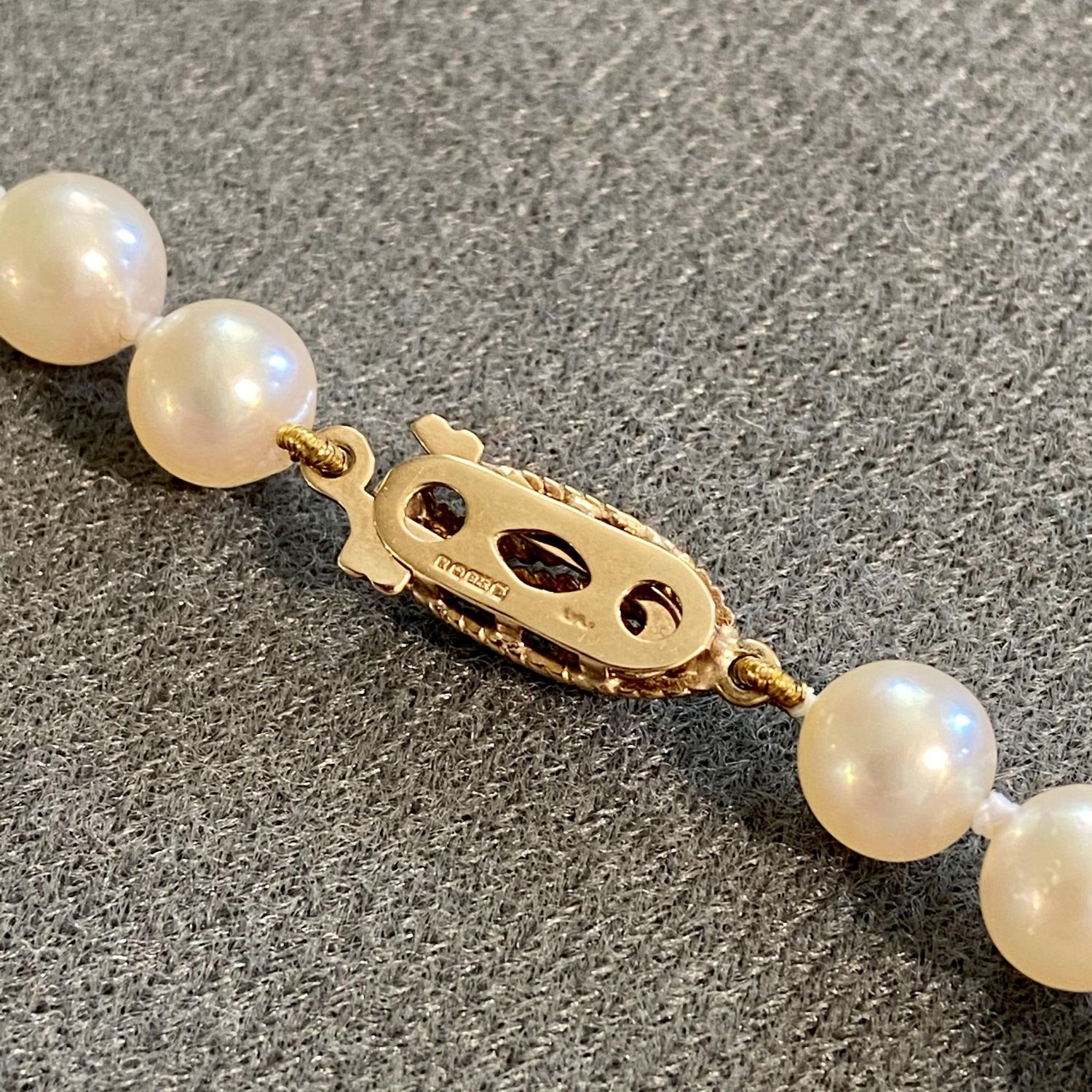 9ct Gold Clasp Cultured Pearls Necklace - Jewellery & Gold - Hemswell ...