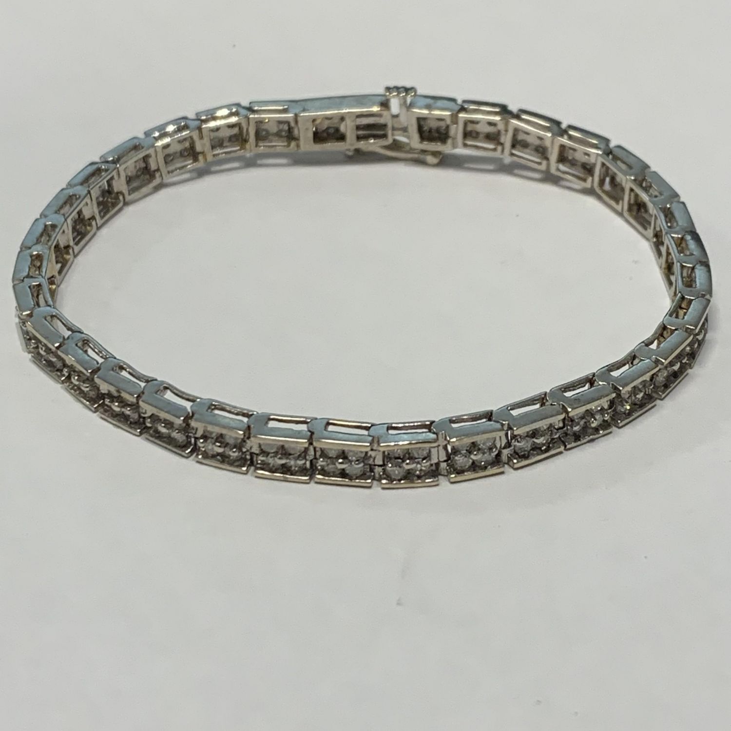 14ct Gold Diamond Bracelet - Jewellery & Gold - Hemswell Antique Centres