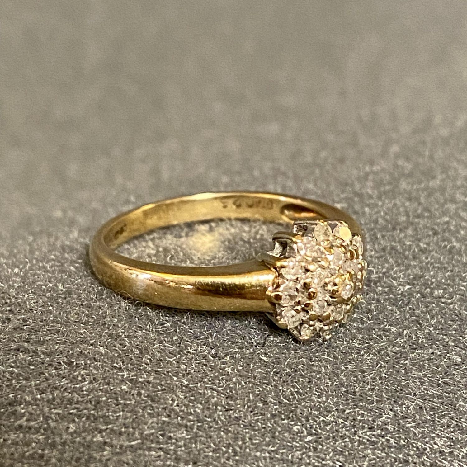 9ct Gold Diamond Cluster Ring - Jewellery & Gold - Hemswell Antique Centres