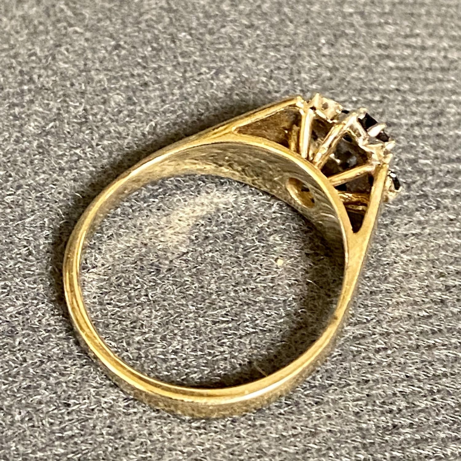 Heavy 9ct Gold Diamond and Sapphire Ring - Jewellery & Gold - Hemswell ...