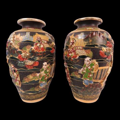 Pair of 3D Satsuma Vases image-1