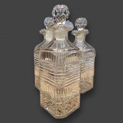Victorian Walnut and Brass Mounted Liquor Box image-6