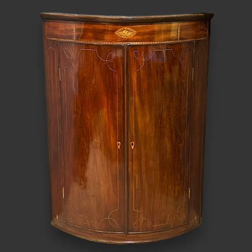 Early 19th Century Mahogany Wall Hanging Corner Cupboard image-1