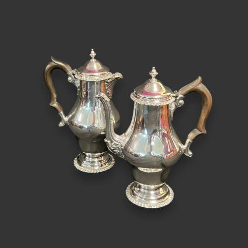 Early 20th Century Pair of Silver Jugs image-1