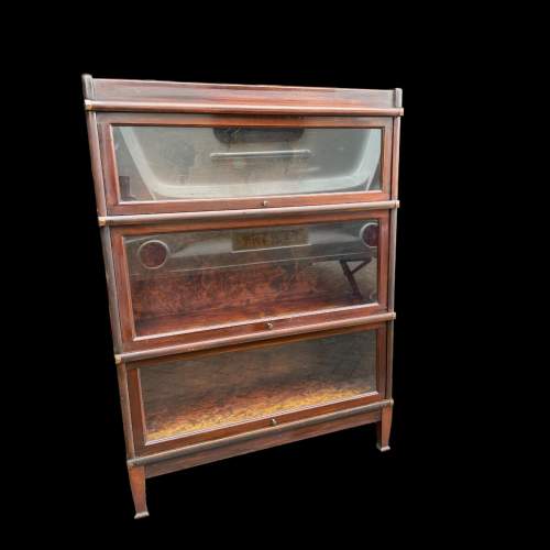 An Early 20th Century Oak Three Tier Globe Wernicke Bookcase image-2