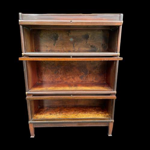 An Early 20th Century Oak Three Tier Globe Wernicke Bookcase image-4