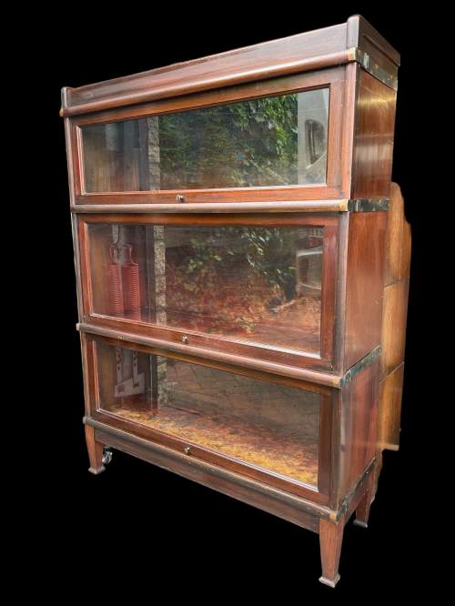 An Early 20th Century Oak Three Tier Globe Wernicke Bookcase image-6