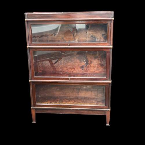 An Early 20th Century Oak Three Tier Globe Wernicke Bookcase image-1