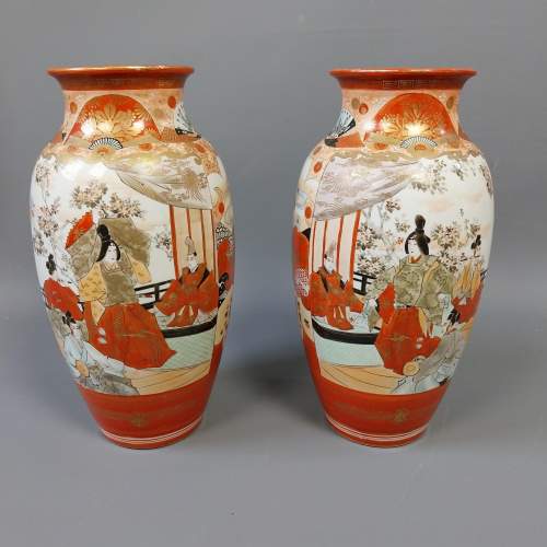 A Quality Pair of Japanese Kutani Hand Painted Vases image-2