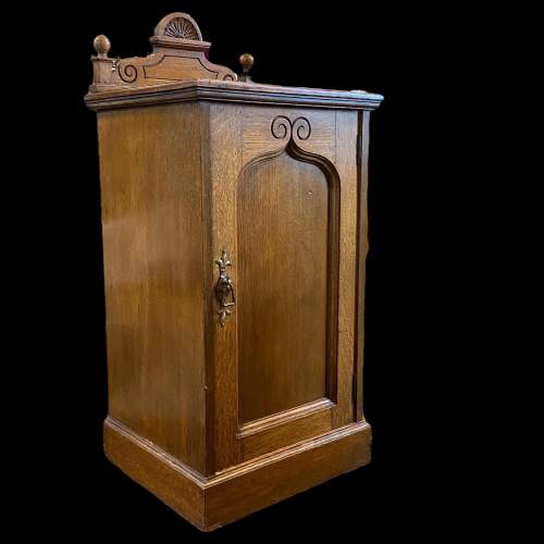 Edwardian Pair of Carved Oak Pot Cupboards image-4