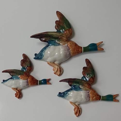 Set of 3 Retro Graduated Beswick Flying Duck Wall Plaques image-1