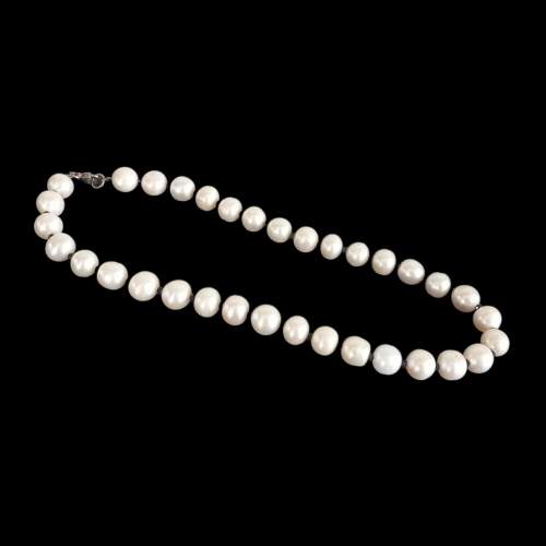 Freshwater Pearl and Sapphire Necklace image-3