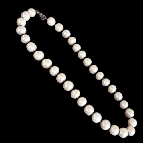 Freshwater Pearl and Sapphire Necklace image-1