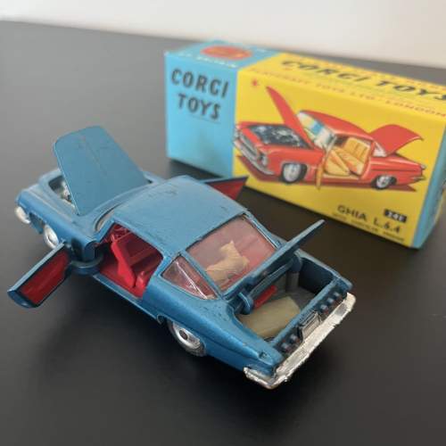 Vintage Corgi 241 Chrysler L64 Ghia 1963-69 image-2