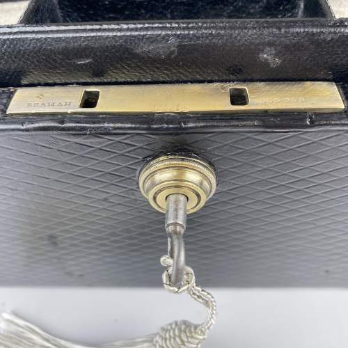 Classic Victorian Leather Jewellery Box - Bramah Lock and Key image-6