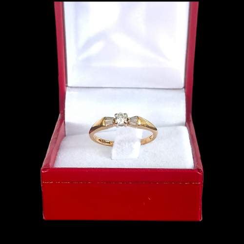 18ct Gold 0.25ct Diamond Art Deco Style Ring image-2
