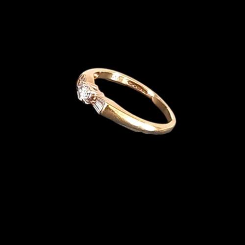 18ct Gold 0.25ct Diamond Art Deco Style Ring image-3