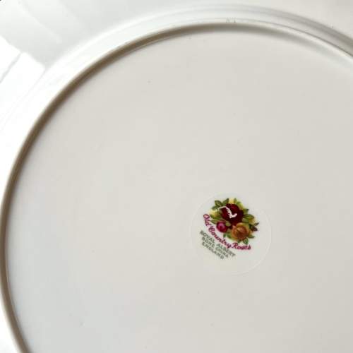 Royal Albert Old Country Roses Tea and Part Dinner Service image-6