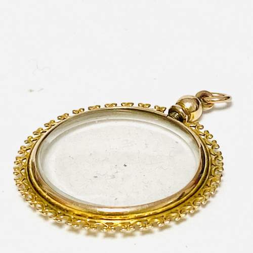 9ct Gold Vintage Photograph Locket image-3