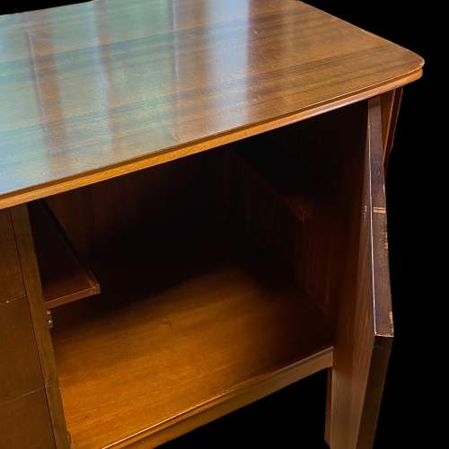 Peter Haywood 1960s Walnut and Teak Sideboard image-4