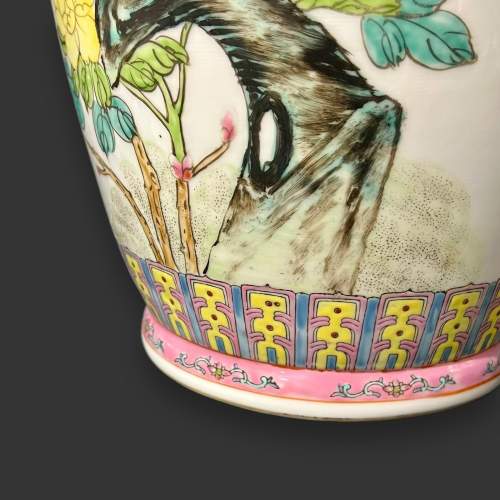 Chinese Jungdezhen Famille Rose Porcelain Vase image-5