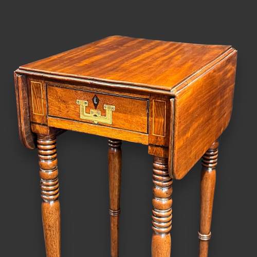 18th Century Mahogany Pembroke Table image-3