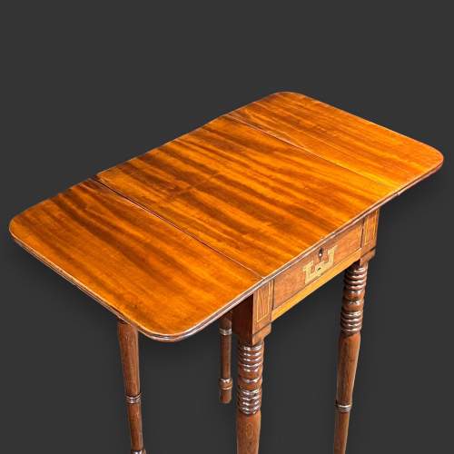 18th Century Mahogany Pembroke Table image-5