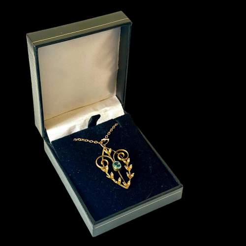9ct Gold Edwardian Pendant and Chain image-1
