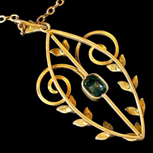 9ct Gold Edwardian Pendant and Chain image-3