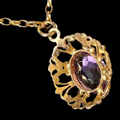 9ct Gold Amethyst Pendant and Chain image-3