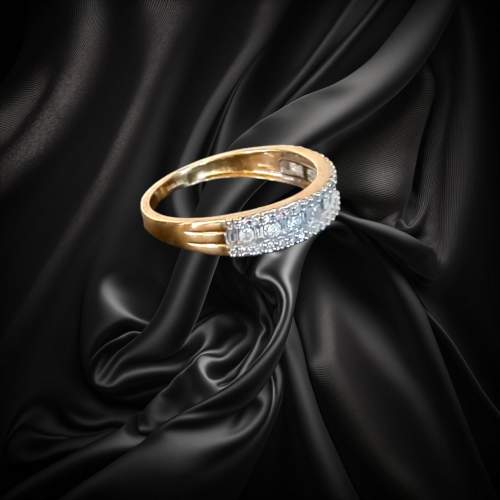 Gold 0.75ct Diamond Ring image-3