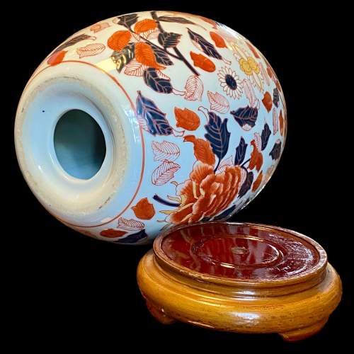 Set of Four Imari style Eggs on Stands image-4
