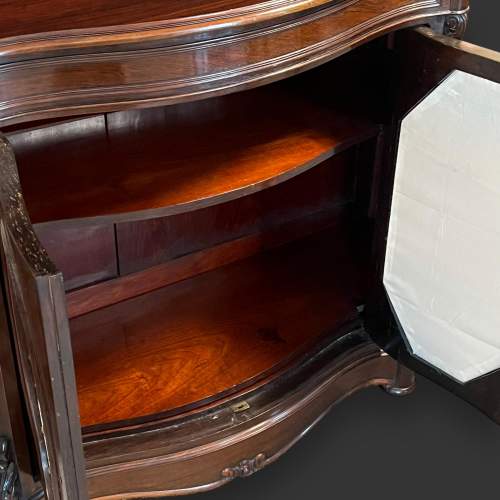 Victorian Serpentine Fronted Rosewood Cabinet image-5