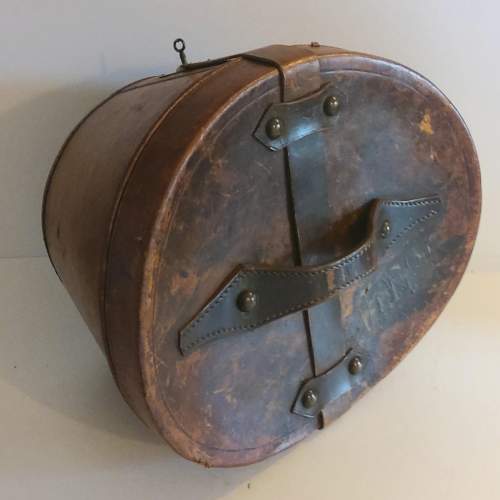 Leather Hat Box With Top Hat and Original Working Key image-6