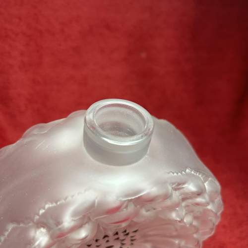 Lalique Dahlia Pattern Large Scent Bottle circa 1960 image-4