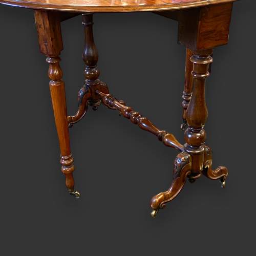 Mid 19th Century Burr Walnut Sutherland Table image-5