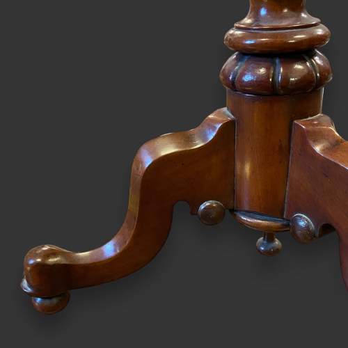 Fine Quality Victorian Walnut Occasional Table image-3