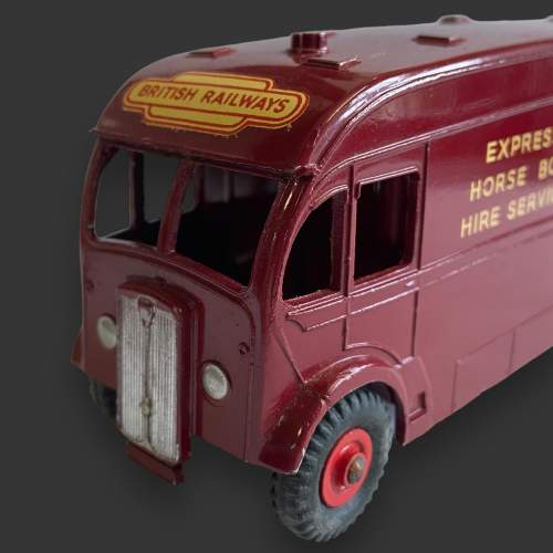 Dinky 981 British Railways Horsebox with Original Box image-3